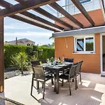 Dom wakacyjny Casa Jacadi Luxury Villa, Private Pool, Rooftop Terrace With Sea View!